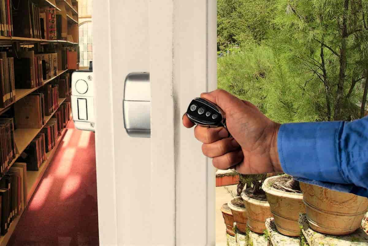 Cerradura de seguridad invisible al exterior