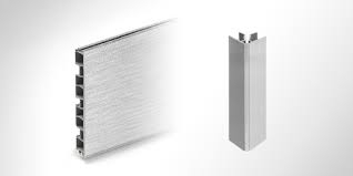 ZOCALO ALUMINIO CON GOMA 4ML 145MM